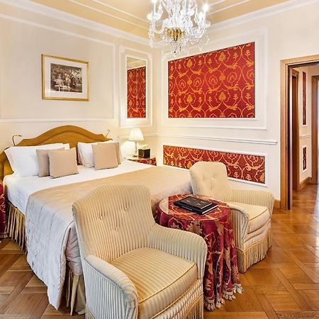 Baglioni Hotel Carlton - The Leading Hotels Of The World Milán Exterior foto